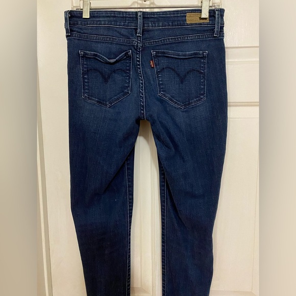Preowned Levi’s- size 8/29 modern rise skinny - Picture 2 of 3